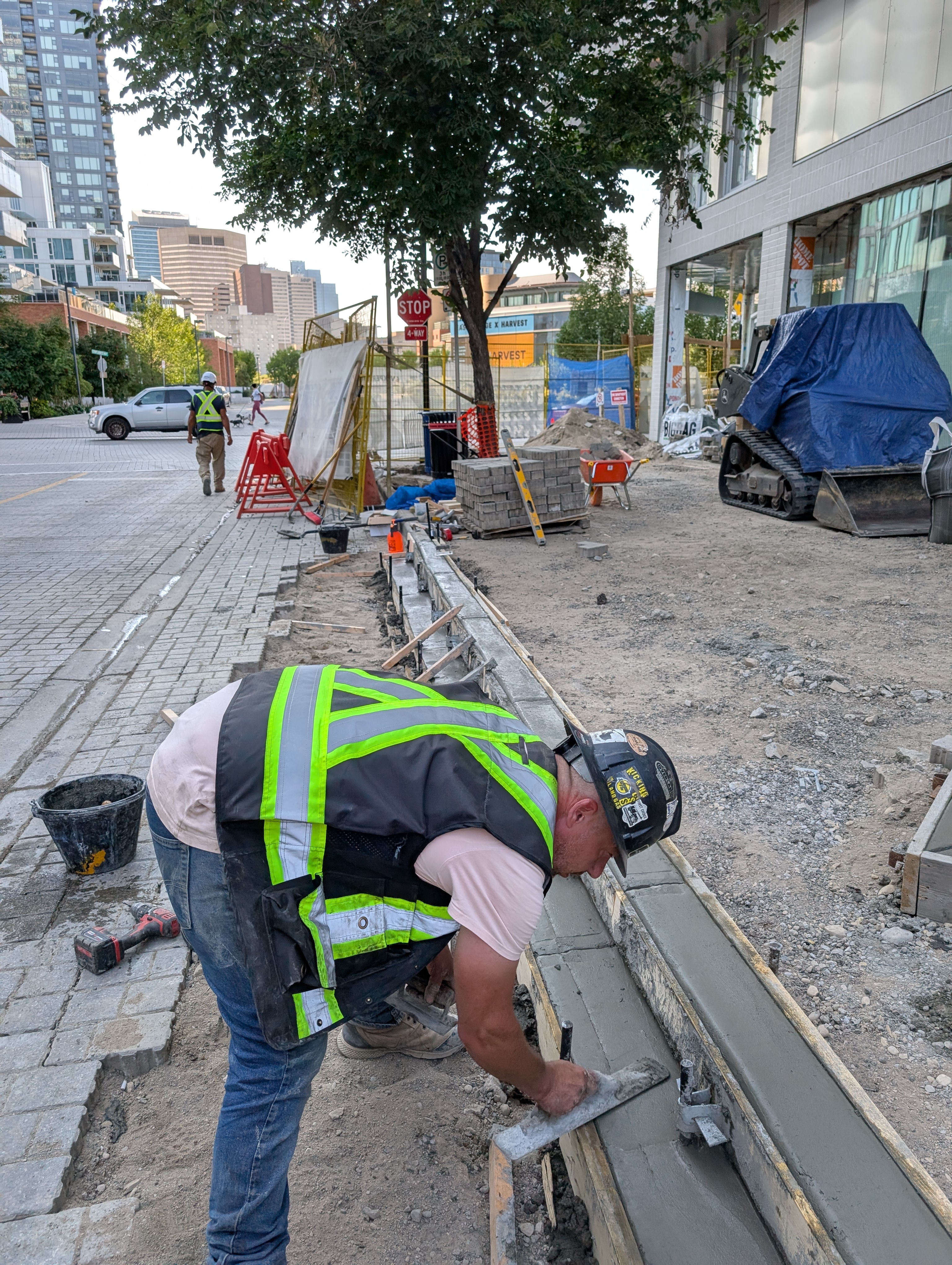 Commercial Square Curb